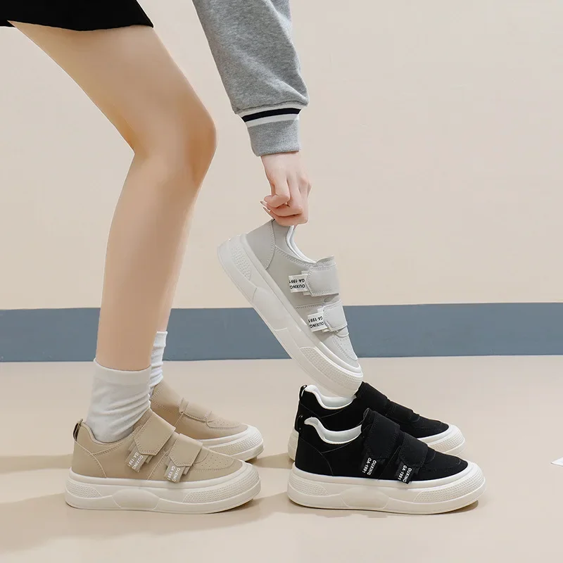 새봄 여성용 두꺼운 밑창 스니커즈 유행 한국 학생 빵 신발 여성 디자이너 신발