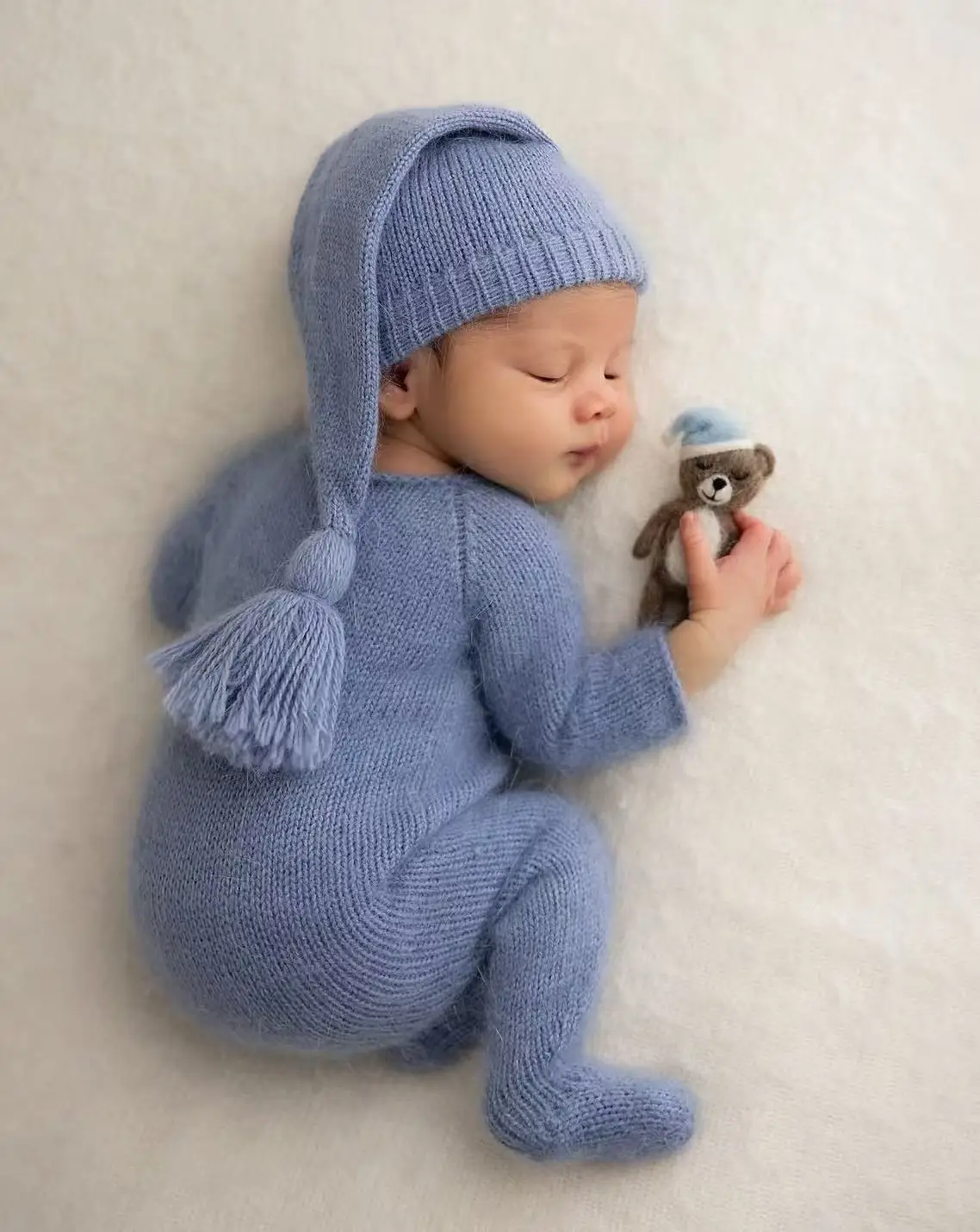 Newborn Baby Knitted Romper and Hat Set, Infant Photography Props, Soft Warm 2-Piece Outfit, Baby Shower Gift, 0-6 Months