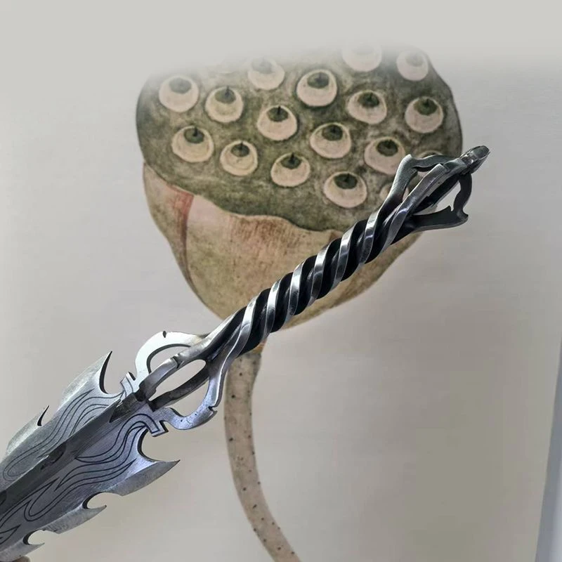 Creativo retrò Longquan integrato in acciaio al manganese ad alto contenuto mini piccolo ago da tè ornamento da tavolo strumenti EDC per esterni
