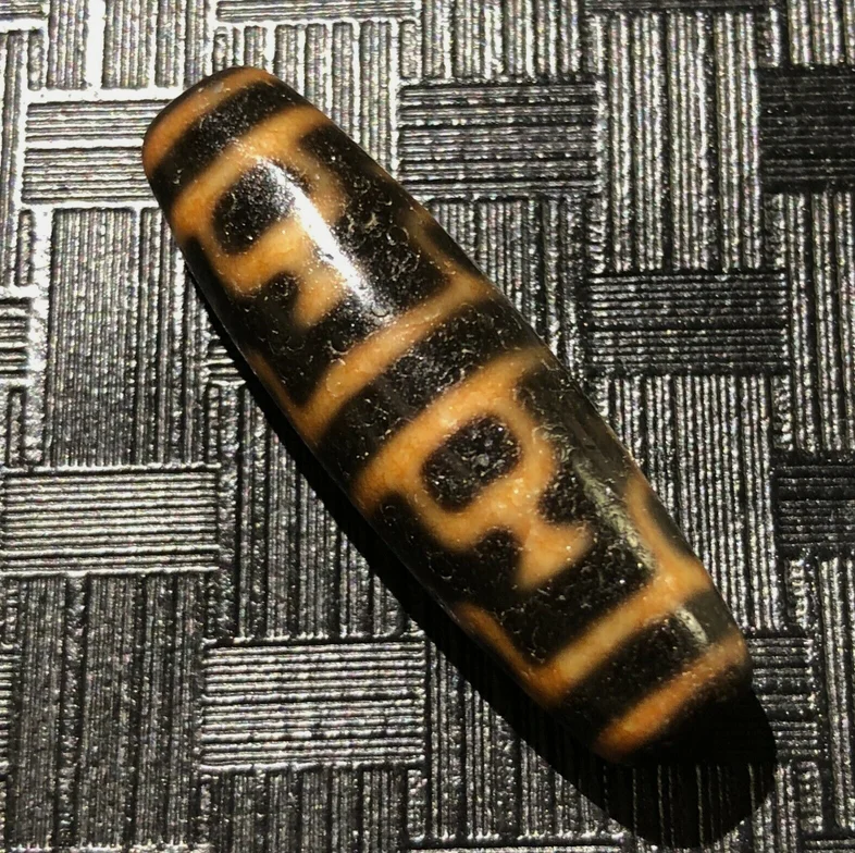 Magic Tibetan Old Agate Dragon Skin 8Precious Bottle Totem dZi Bead 13*42mm C020