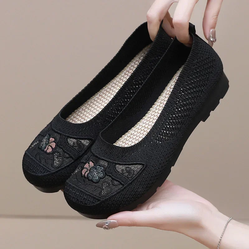Summer Breathable Hollow Mesh Women's Single Shoes Embroidered Shallow Mouth Mom's Shoes Lightweight and Comfortable Bean Sh