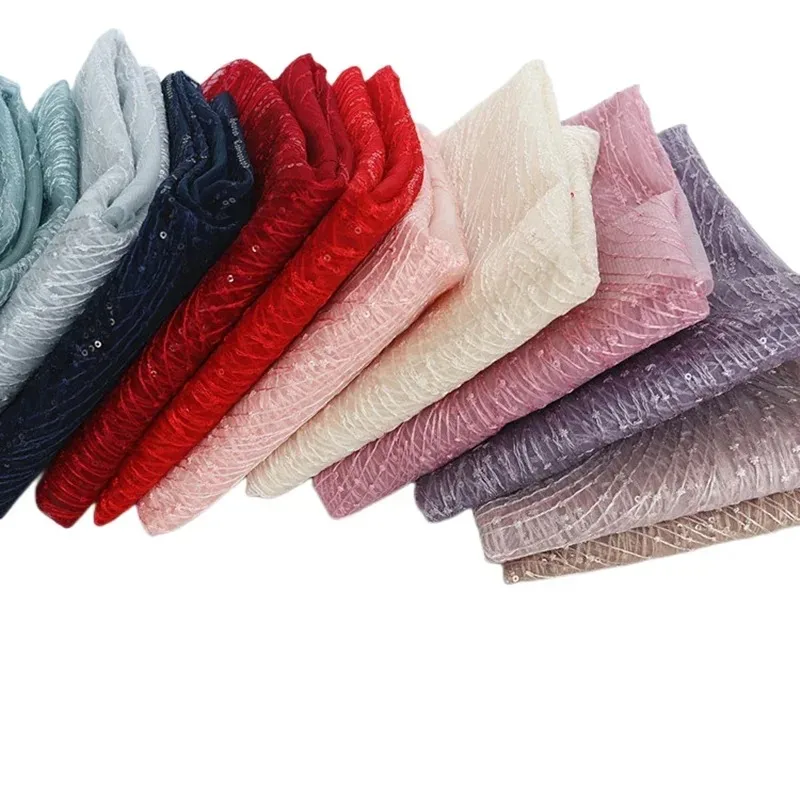 ثلاثة ألوان اختيارية موضة جديدة حبة الترتر الدانتيل والتطريز النسيج اليدوية الملابس الزفاف ملابس الأطفال والاكسسوارات