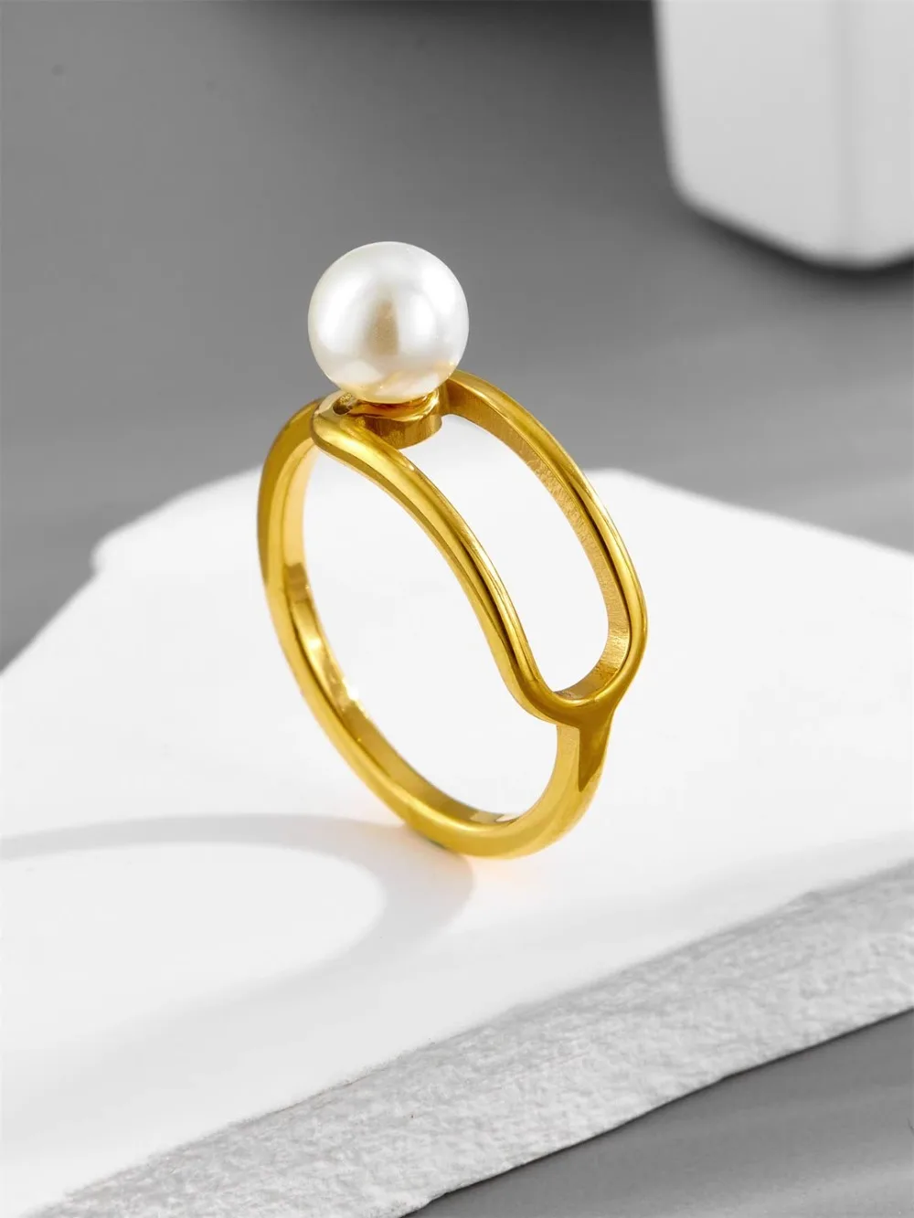 

Fashion Titanium Steel Ring Women's Geometric Back Shape Simple Gold Pearl Ring
