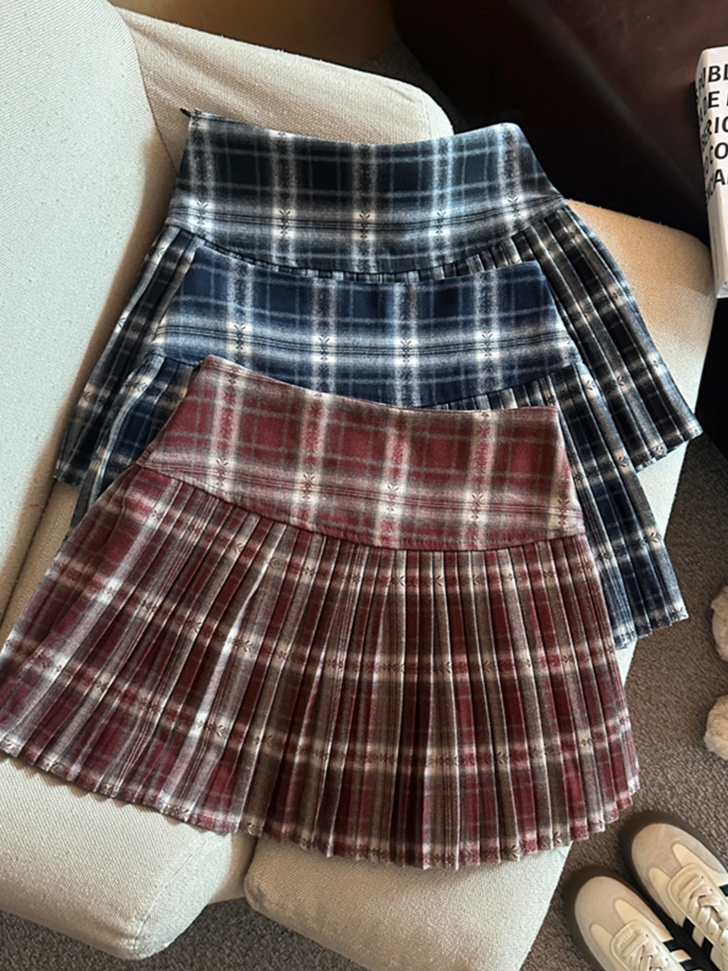 

Рекомендованная Эмили Клуд плиссированная юбка в клетку для женщин, осенне-зимняя, модная, для повседневной носки, А-силуэт, облегающая, короткая юбка