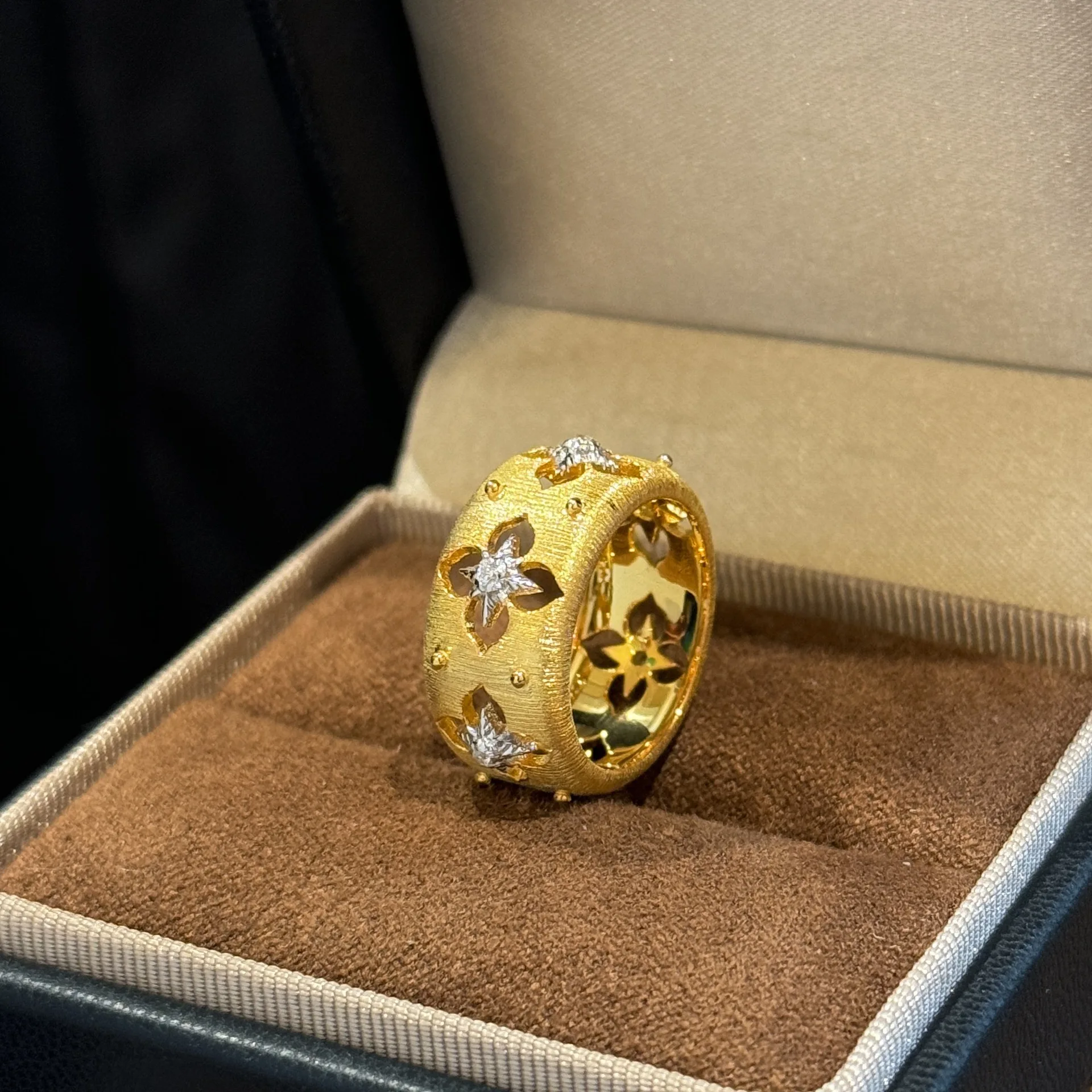 Sterling Silver S925 Personalized Four-Leaf Clover Hollow Gold Brushed Ring, High-End Vintage French Eight-Pointed Star