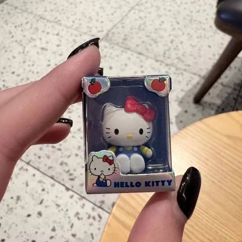 Sanrio Hello Kitty Kuromi Famiglia Bambola di grano di riso Prima scatola cieca Mini bambole modello da collezione Action figure fatte a mano Regalo per ragazza