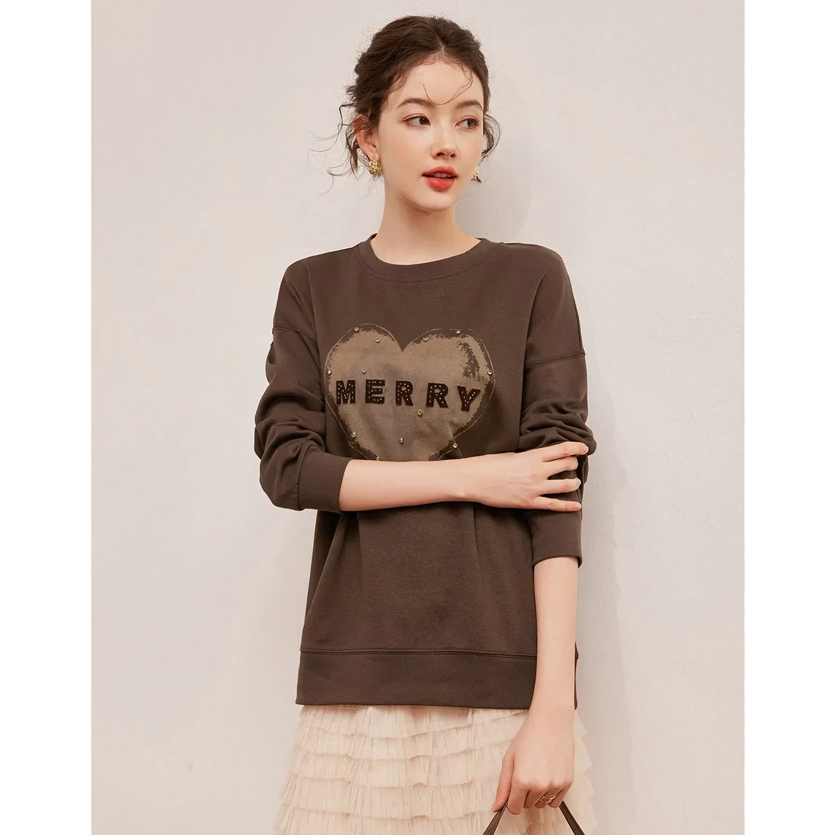 LOUIS YAO 2025 Autum Printed and Embroidered Design Fashionable Round Neck Nail Drill Loose Long Sleeve Women's Hoodie