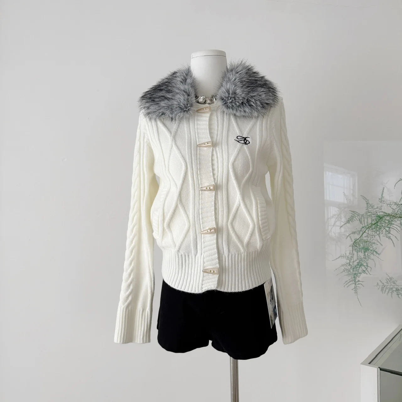 

Retro Knitted Twist Sweater Women's Casual Lazy Short Jacket Button Slimming Fur Collar Open Cardigan Polyester Blend C252