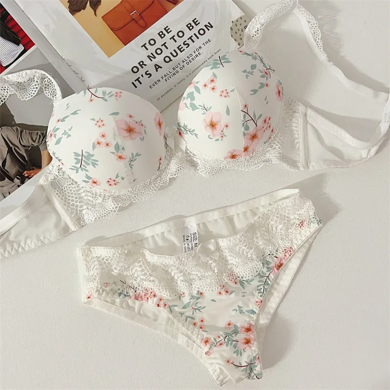 

Japanese Style Cute Princess Style Sweet Girl Sexy Lace Floral Plus Size Big Chest Gathered Underwear Bra Suit Lingerie Set