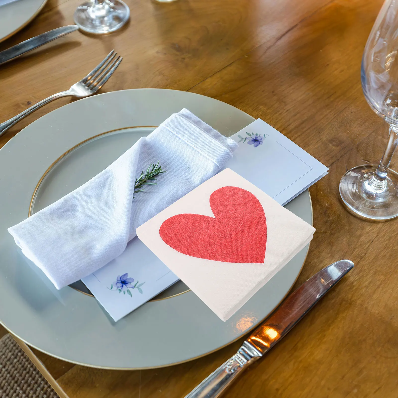 

40pcs Wedding Napkins Disposable Party Supplies Printed Paper Towels Black White Handkerchiefs Banquet Decor Heart Design