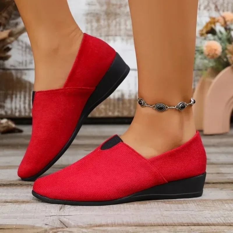Comfortable Large Size round Toe Women's Slip-On Shoes Casual Slope Heel Bean Bean Shoes Home Wear Rubber Upgraded Version