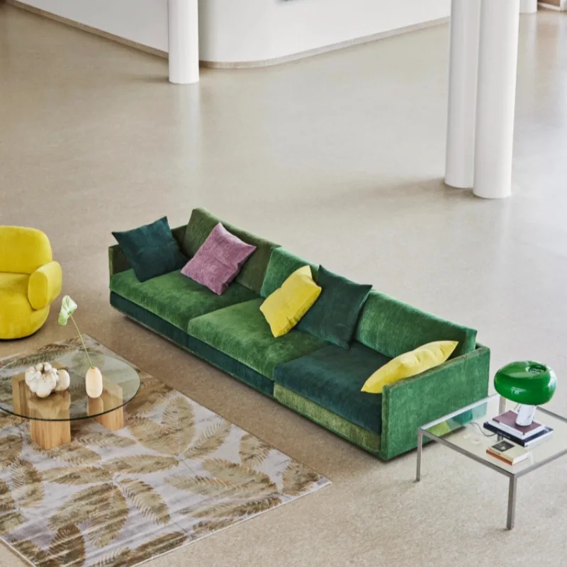 Divano retrò ispirato al design nordico, divano in tessuto dopamina abbinato a colori semplici