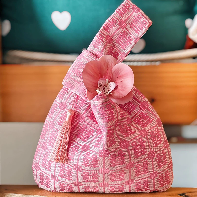 NamcheBarwa Chinese Style Knot Wrist Bag Top-Hand Bags with Tassel Flower Pendant Cheongsam Portable Wedding Gift Pouch Handbags