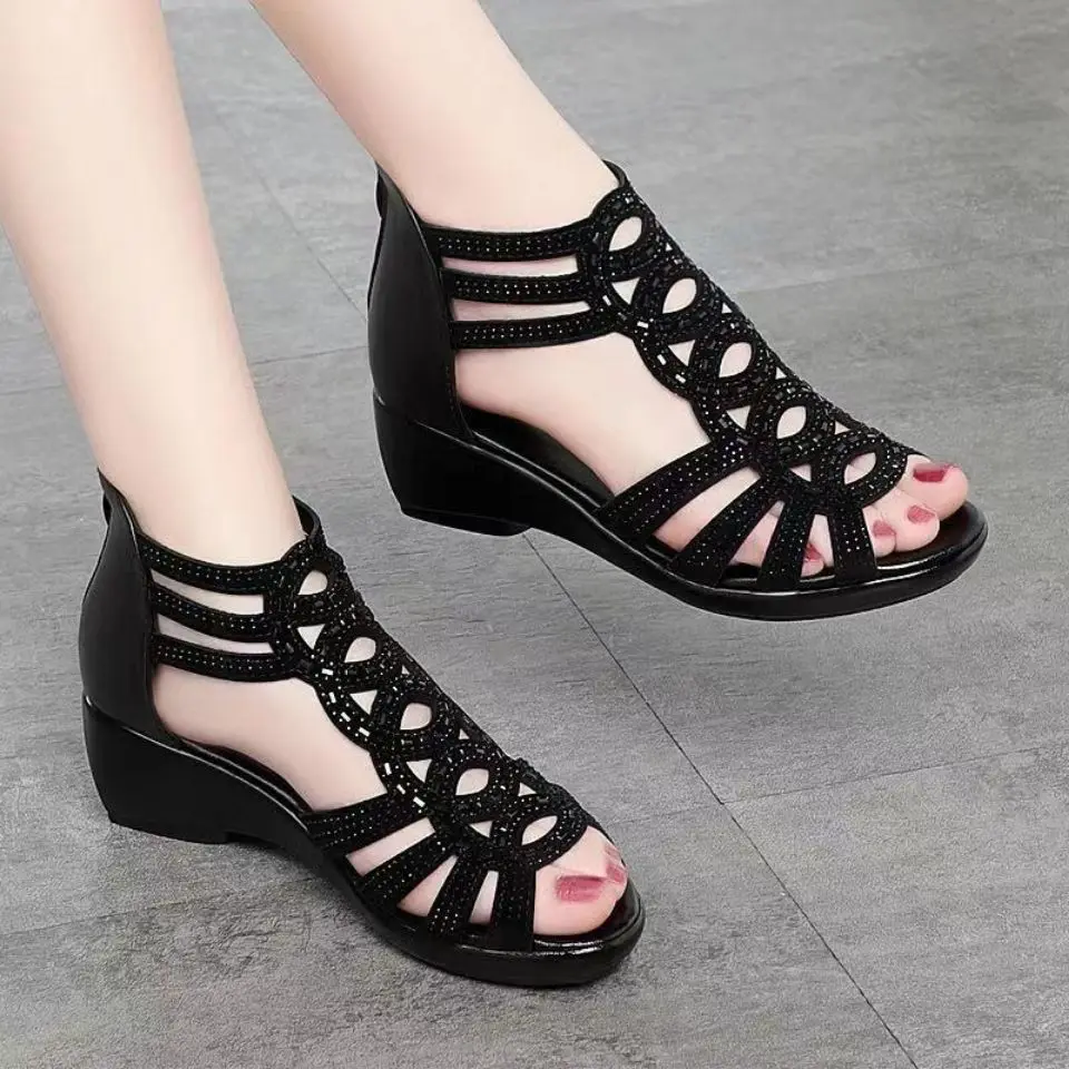 Sandal wanita kulit, sandal wanita Wedges, SEPATU ibu berlian imitasi sol lembut, sandal Romawi kulit lembut musim panas untuk wanita