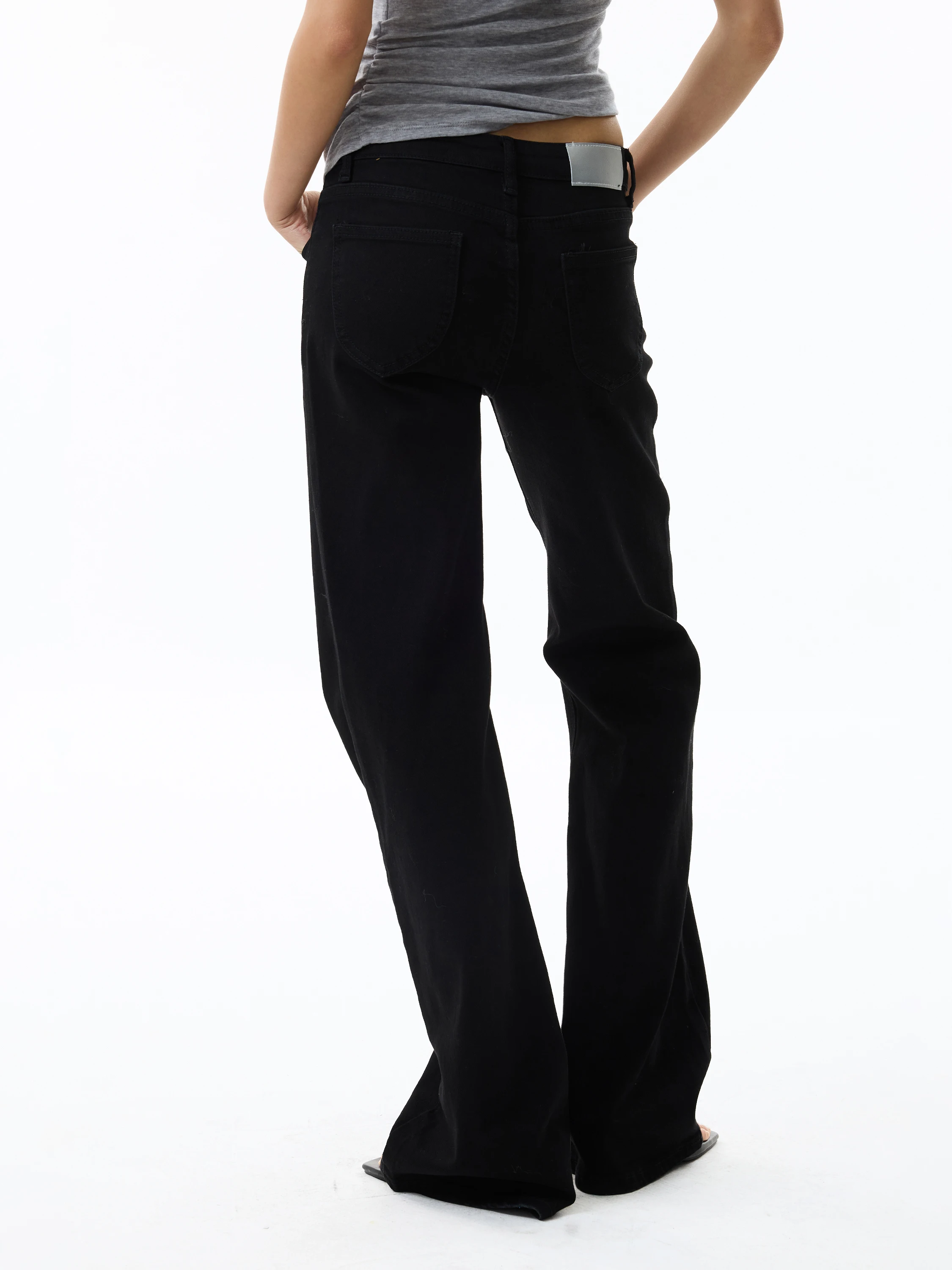 

Джинсы GOGOBURN черные, с низкой талией, драпированные, прямого кроя, слегка расклешенные, женские, летние, утягивающие, длиной в пол