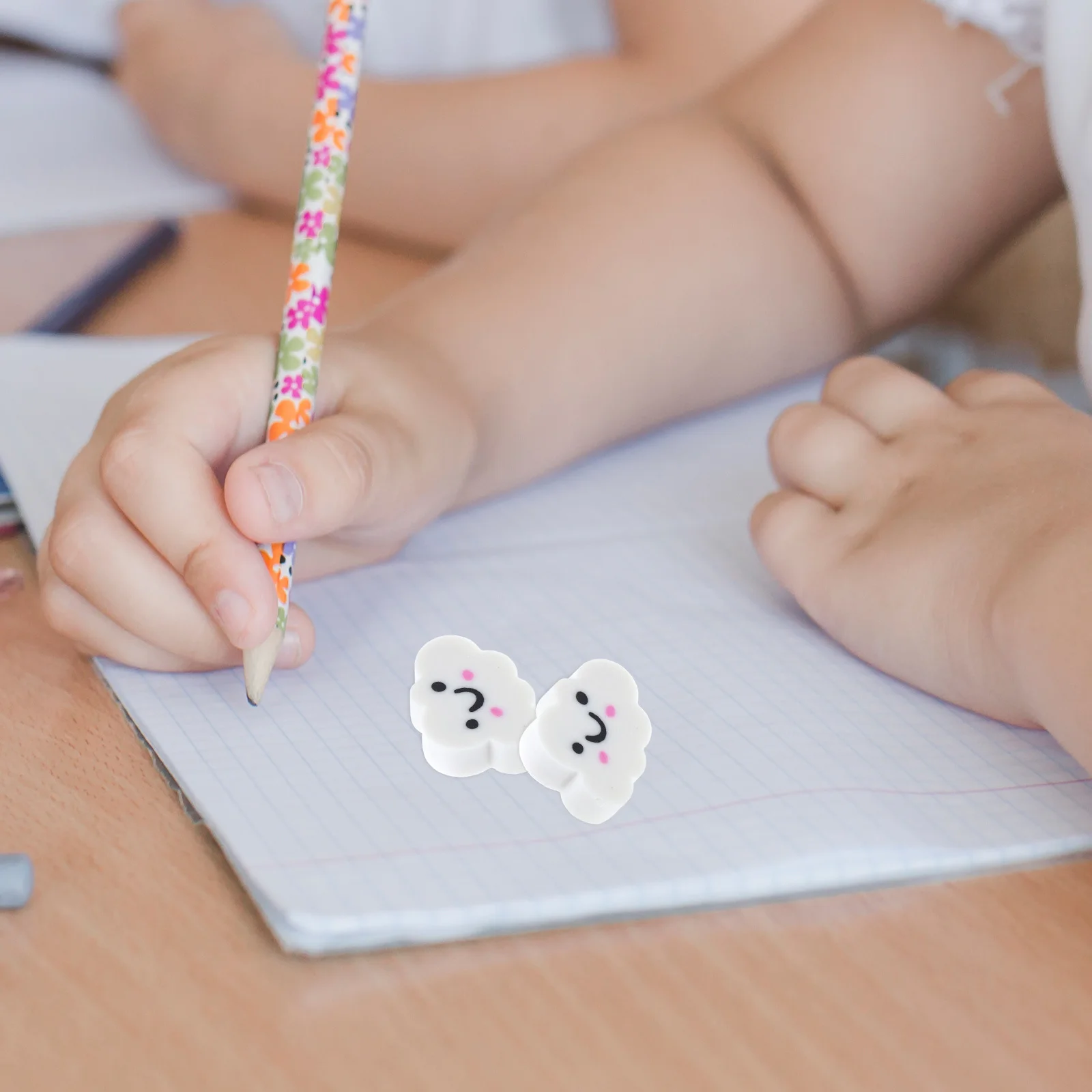 

50Pcs Cute Cloud Erasers Mini Soft Erasers Portable School Supplies Pencil Drawing Writing Kids Goodie Bag Novelty Mini Eraser