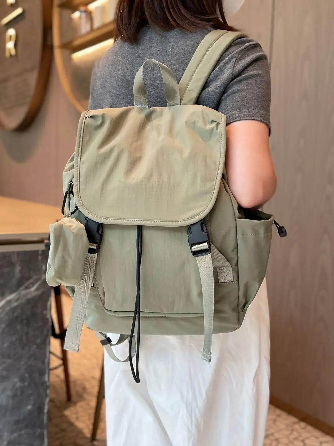 zaino-da-donna-leggero-e-impermeabile-per-viaggi-e-pendolarismo-borsa-alla-moda-con-manico-morbido-e-durezza-media-con-scomparti-multipli