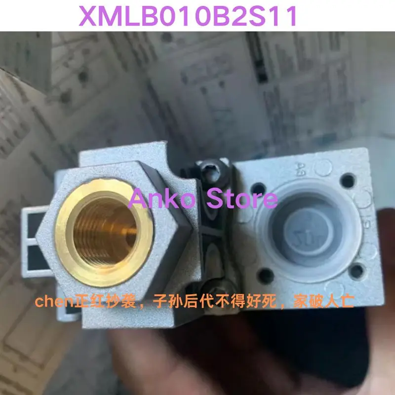 Nuovissimo pressostato XMLB010B2S11