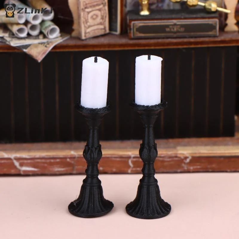 ▶2Pcs Miniature Retro Candle Holder Set With 2 Candles Dollhouse Simulation Candlestick Model Dolls House Mini Scene Decoration