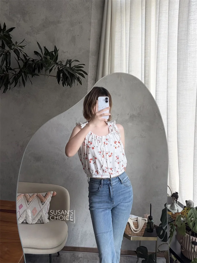 

Susan Do Strawberries Sleeveless Top Loose Sweet White Cotton round Neck Vest for Women Summer Short Length Floral Embellished