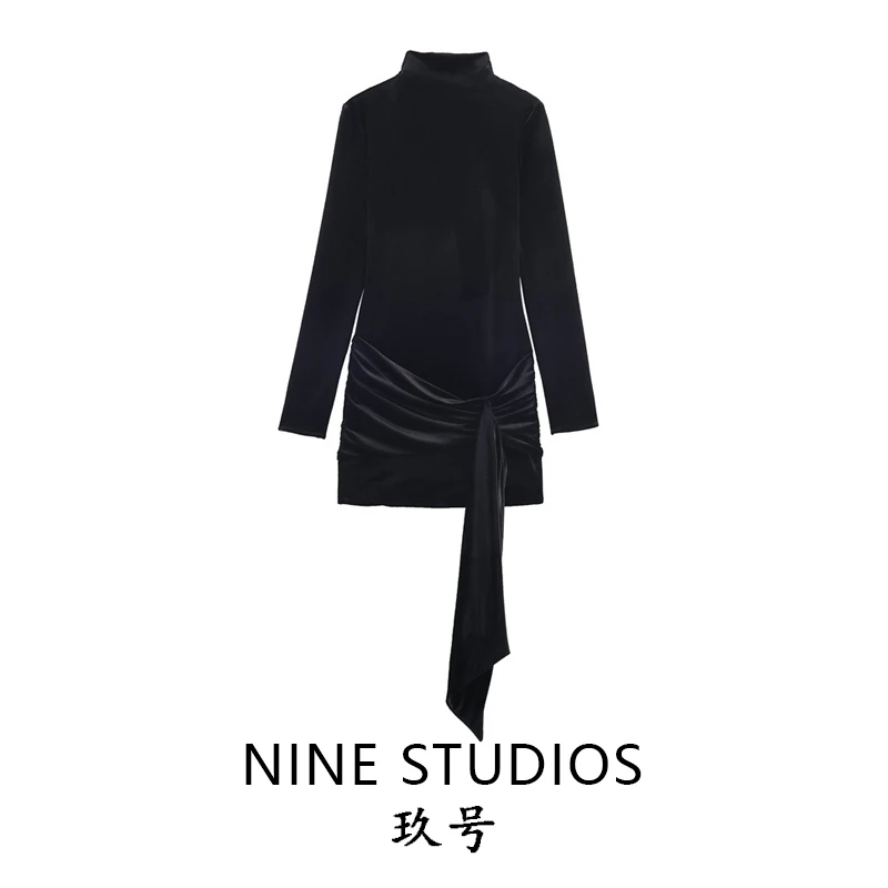 Ele Velvet Belted D… - image