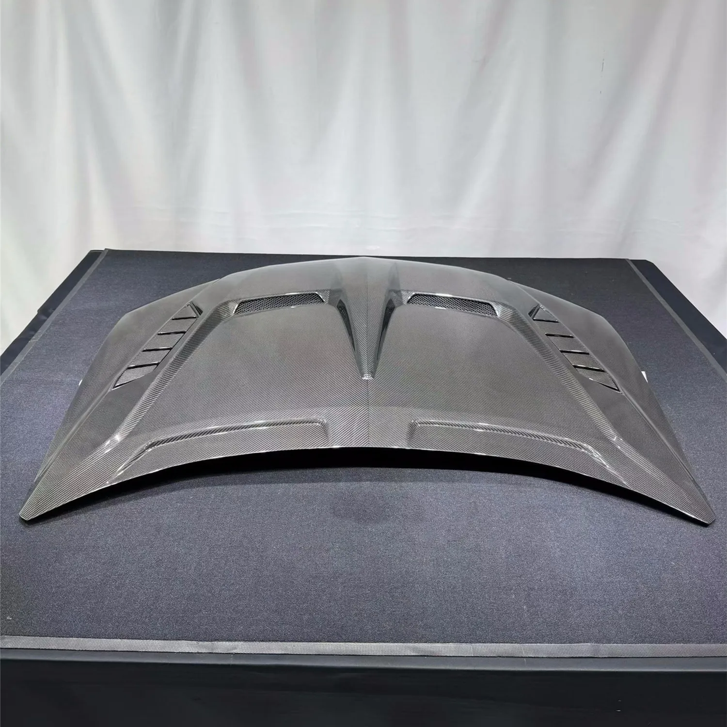 Dry Carbon Fiber U Style Engine Hood Cover for 2025-2026 Urus SE