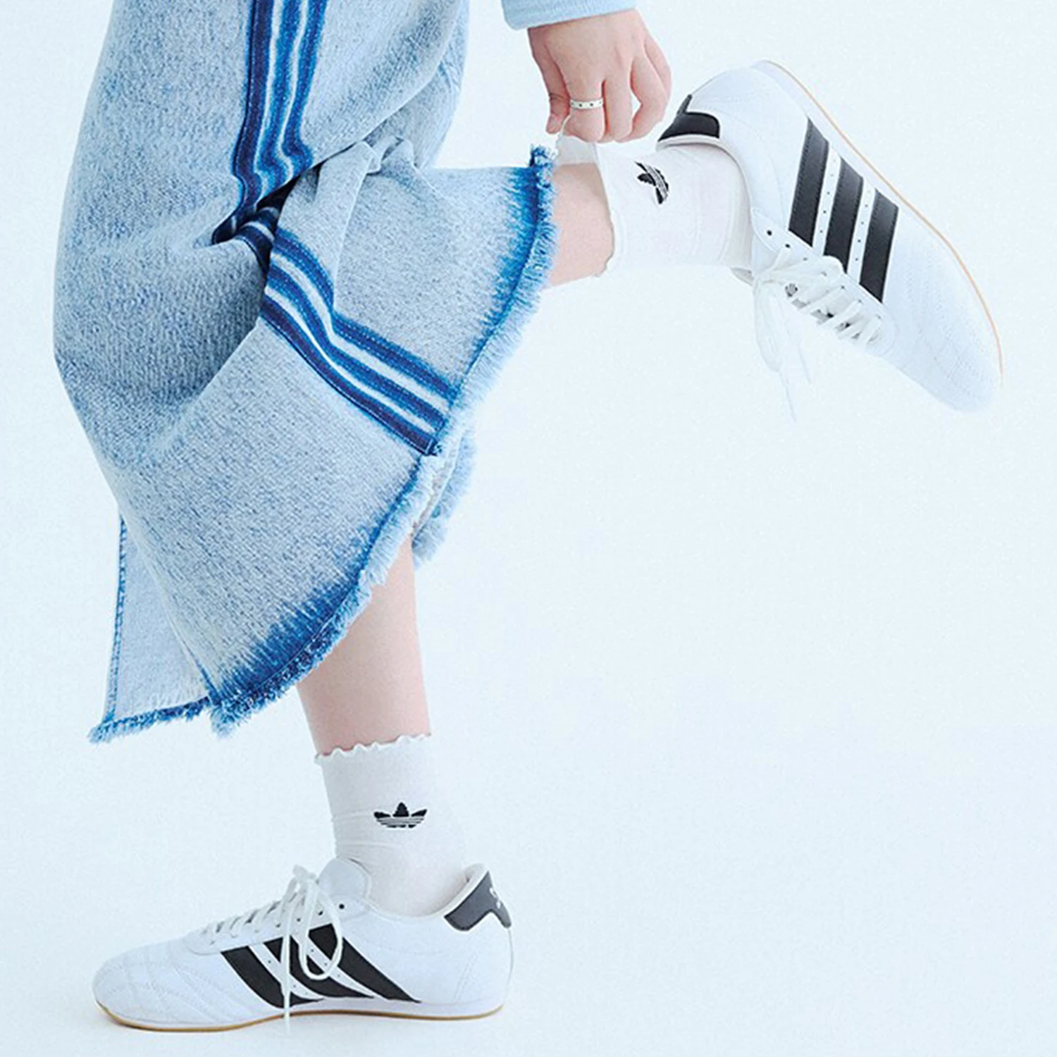 

Официальная аутентичная мужская и женская классическая прочная повседневная обувь Adidas на тонкой подошве с тремя полосками JS1194