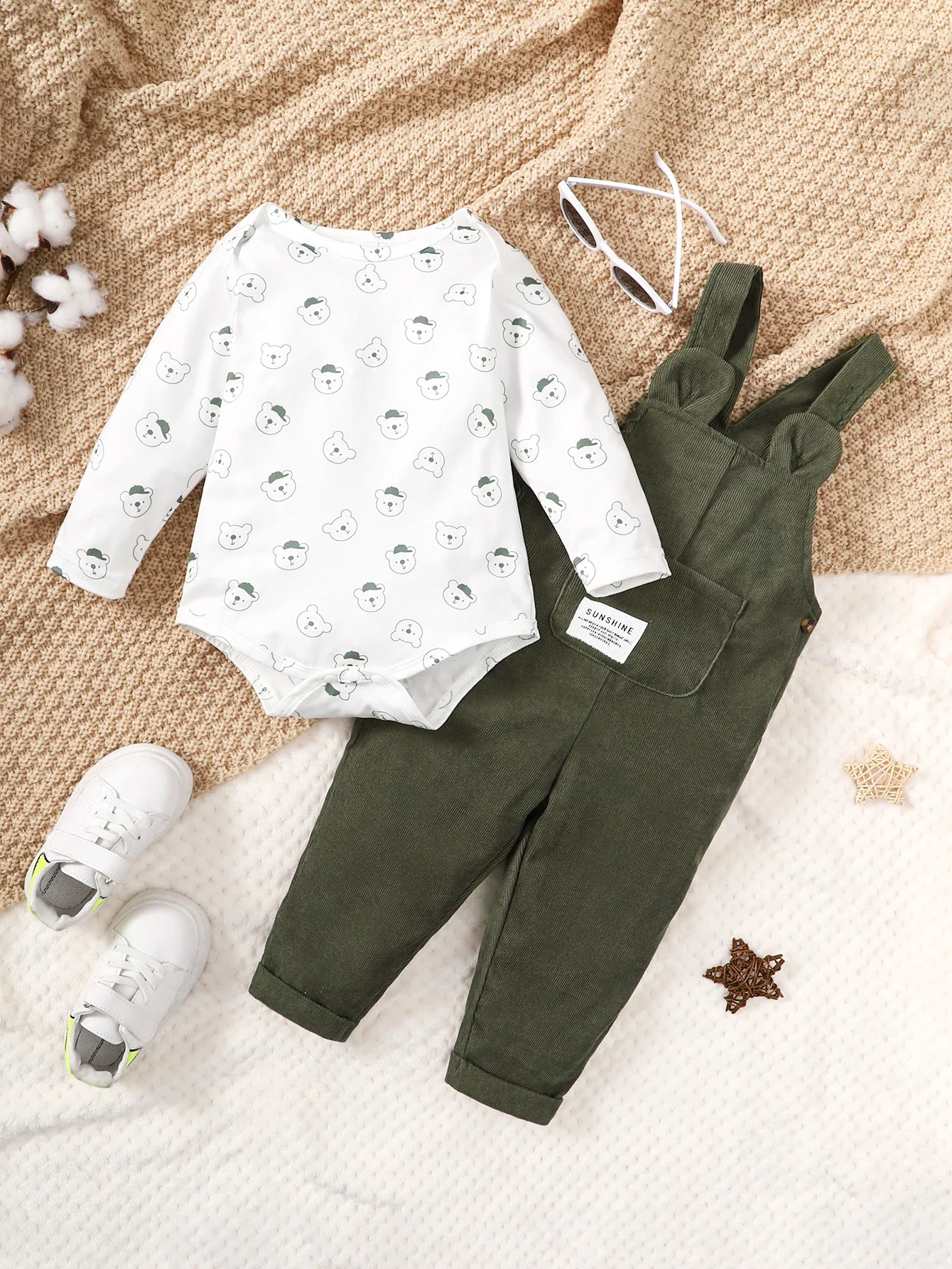 3-24 Months Baby Boy Cute Little Bear Printed Clothing Set White Long Sleeved Top+Green Strap Pants Autumn Set for Toddler Girl