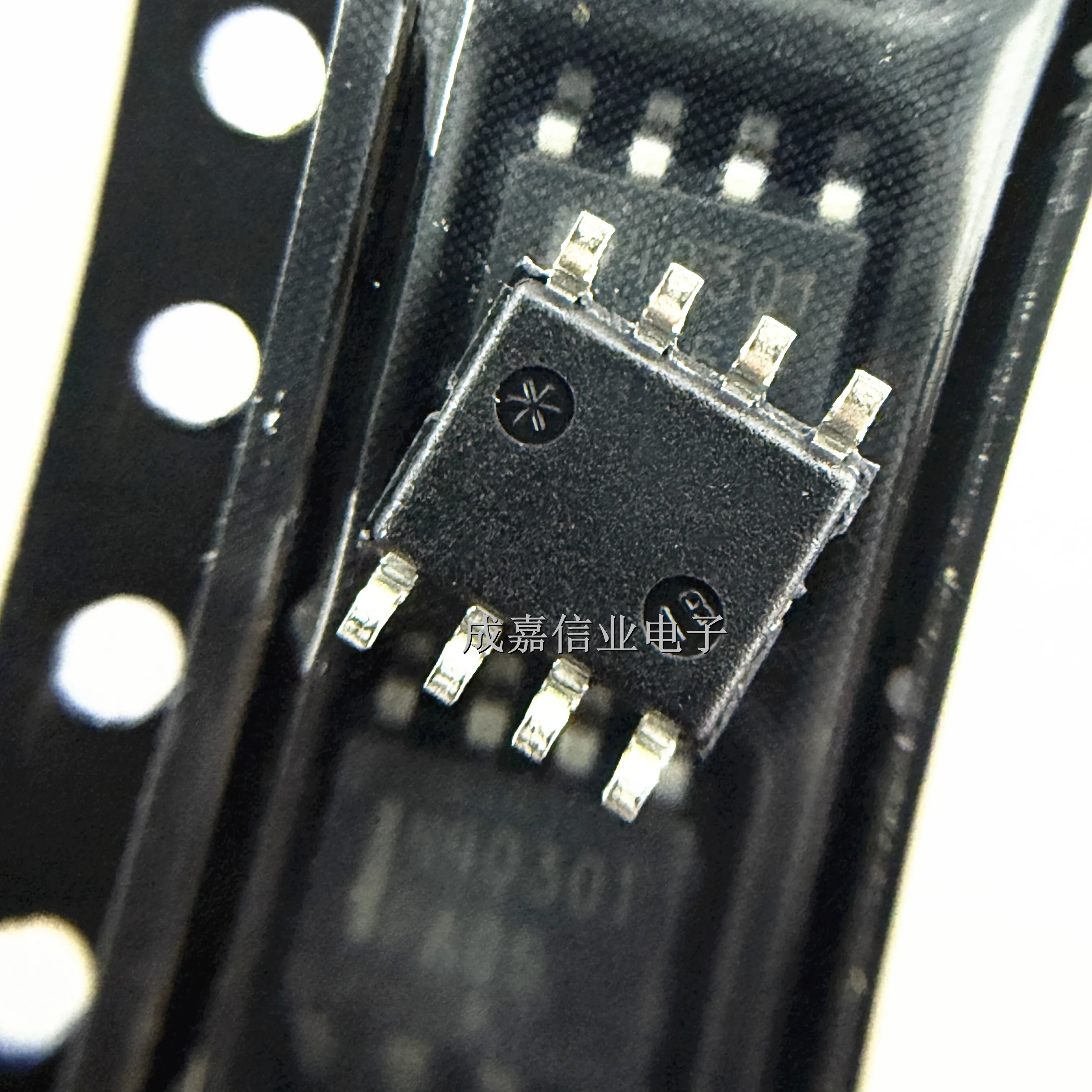 10 pz/lotto NSS40301MDR2G SOP-8 MARCATURA; N40301 NPN Transistor Bipolari - BJT MATCHATO LO VCE (SAT) 3A 40v