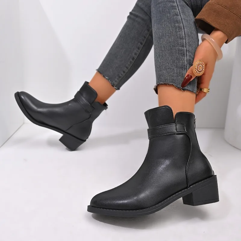 

2024 Autumn Designer Business Casual Shoes for Women Trend Classic Leather Shoes Outdoor Chelsea Pointed Tip Plus Size Boots