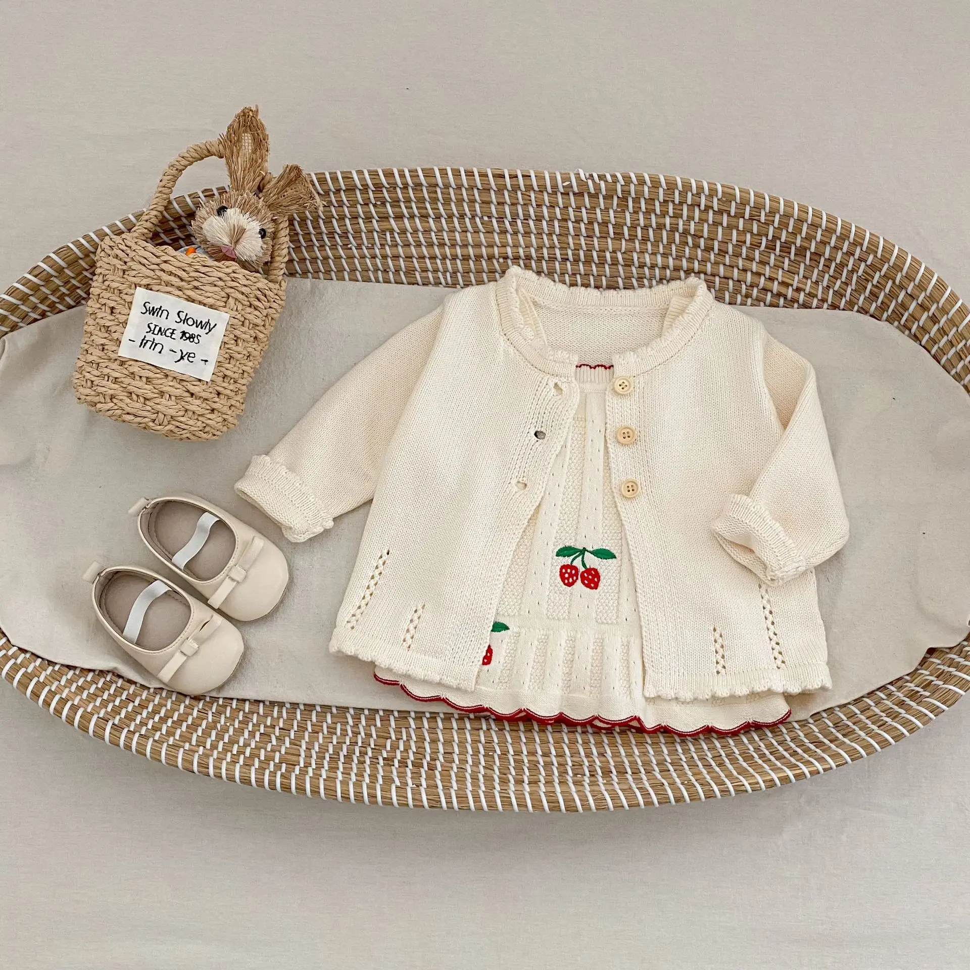 2026 Spring New Baby Girl Sleeveless Knitted Sling Cotton Infant Girls Sweet Strawberry Embroidery Strap Tops Toddler Sweater