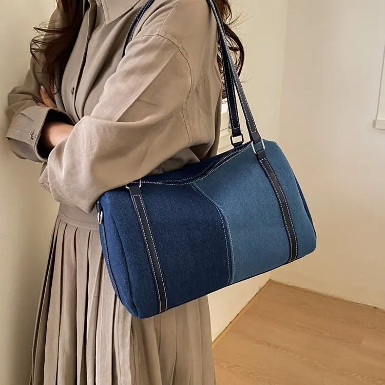 

2026 New Premium Textured Bag Versatile Shoulder Bag Large Capacity Retro Splicing Commuter Messenger Bag