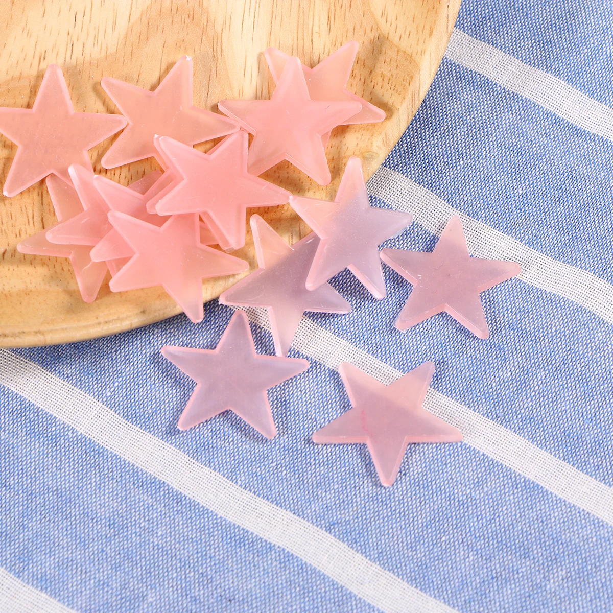 

100pcs Fluorescent Stars Glow In Dark 3D Wall Stickers Kids Bedroom Ceiling Decor Blue Durable Easy Apply Remove Children Wall