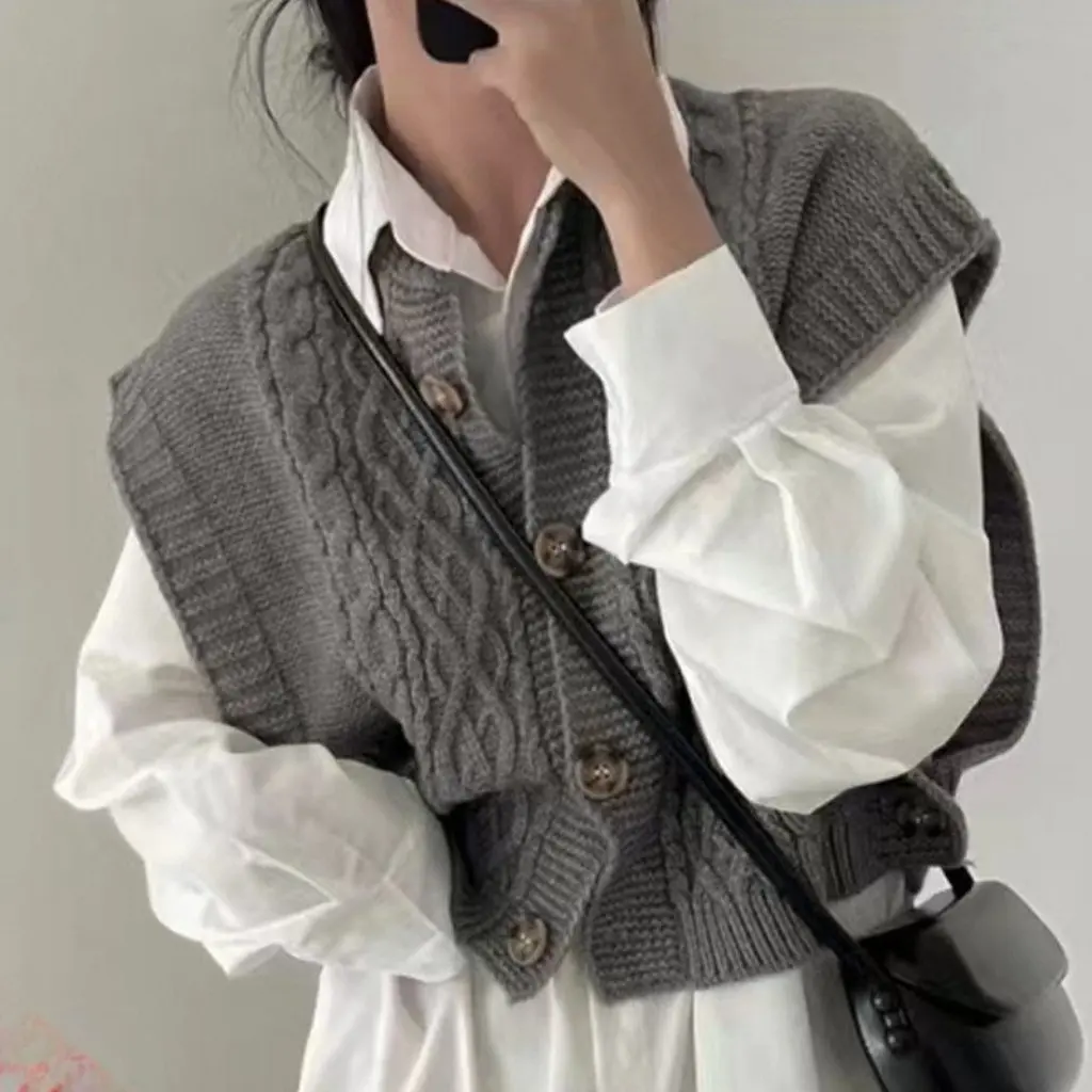 

Korean Style Women's Sleeveless Knitted Sweater Vest Unique Design Loose Fit Cable Knit Top for Ladies