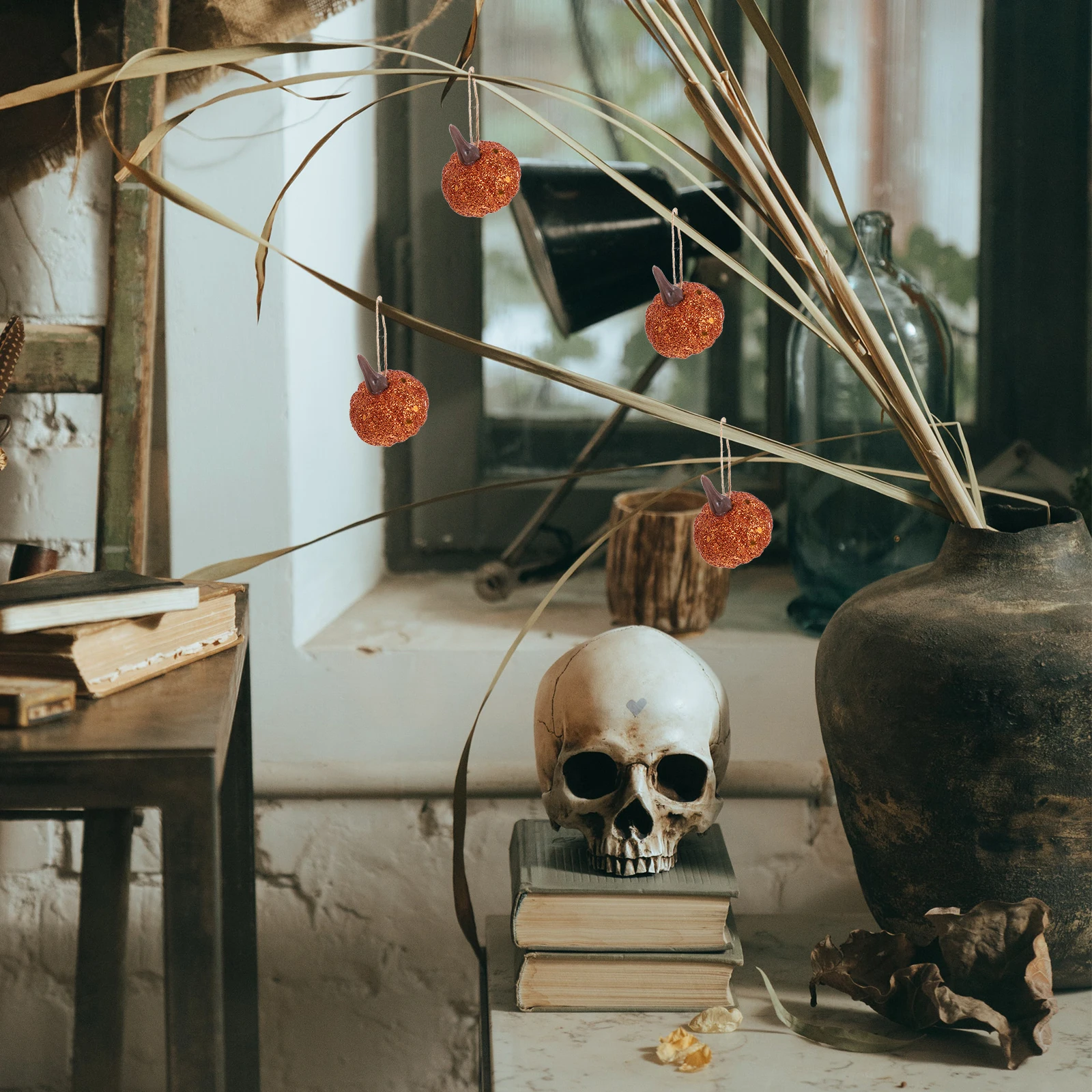 

12Pcs Sparkling Artificial Foam Pumpkins Halloween Decorative Hanging Pumpkin Ornaments for Photo Props Halloween Festival Decor