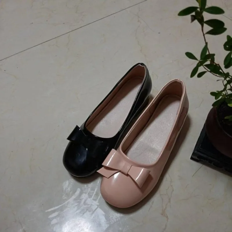 

Round Toe Slip-On Low Heel Single Fashion Bow Patent Leather Lightweight Low-Top Shoes