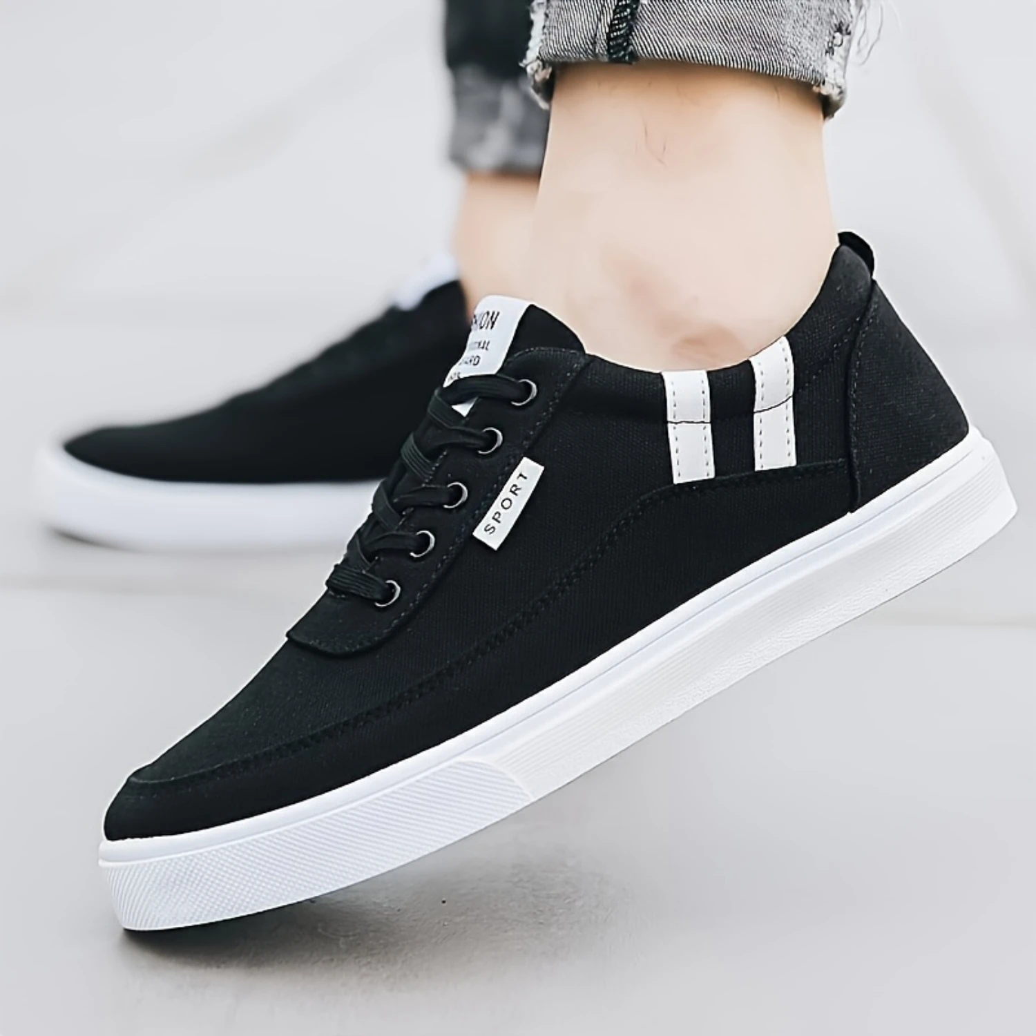 Men's Trendy Low Top Skateboard Shoes, Comfy Non Slip Lace Up Breathable Sneakers For Men's Outdoor Activities