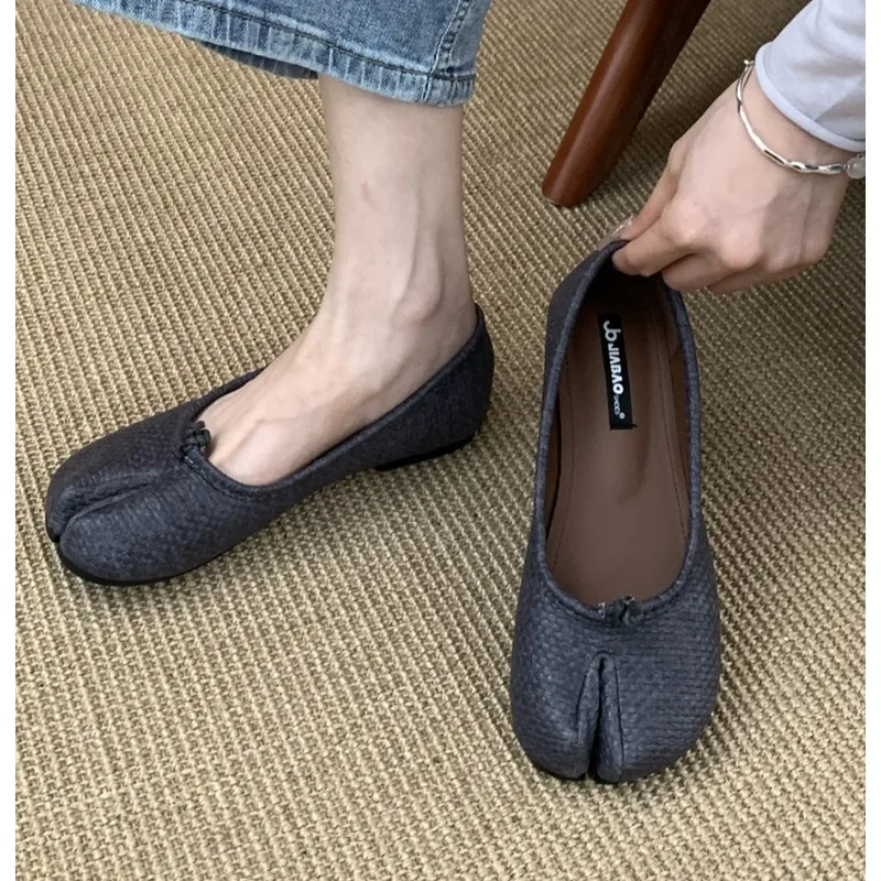 2025 Japanese Style Tabi Ninja Shoes Women Retro Suede Flats Split Hoof Toe Boat Shoes Femme Mary Jeans Mocasines Ballerina Shoe