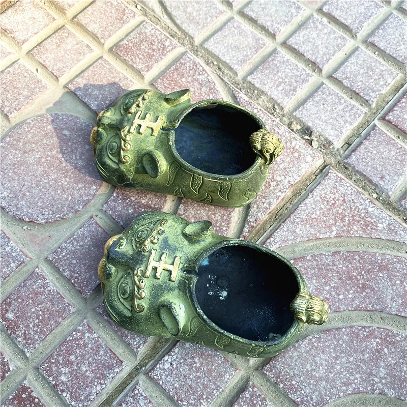 Antique ornaments: a pair of -colored tiger-head shoes, home decor bronze metal crafts