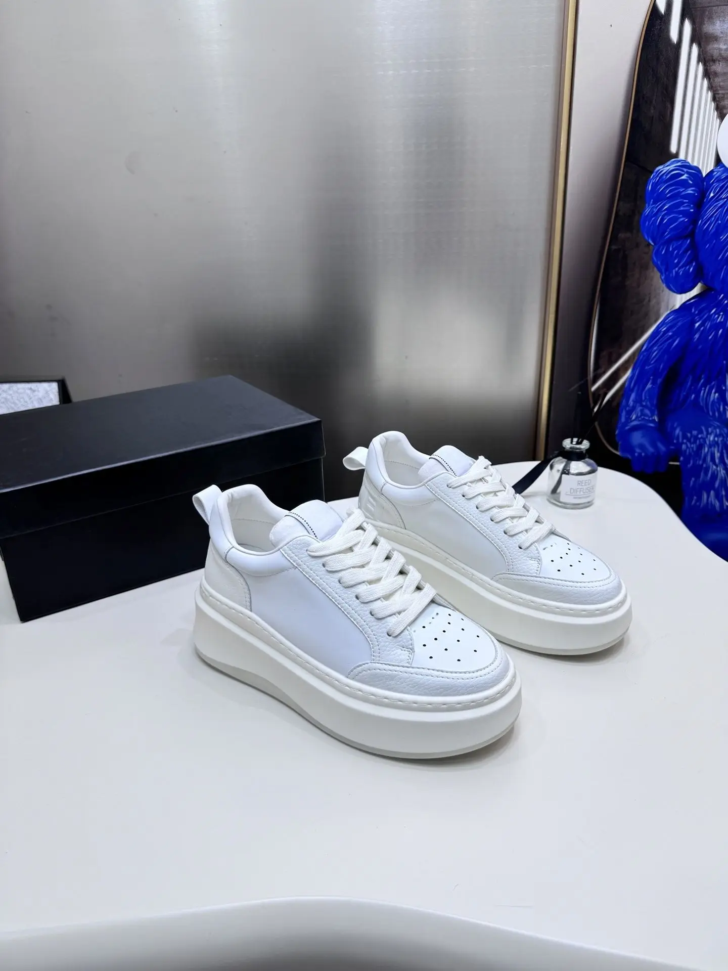 Soft Skin Friendly Inner Unisex Board Shoes Low Top Skate Sneakers PU Leather Lace Up Flat Casual Footwear Flexible Wearproof Outsole Scratch Resistant Upper Arch Support Thick Cushion Insole Men Women Youth Outdoor Street Couple Dating Shoes