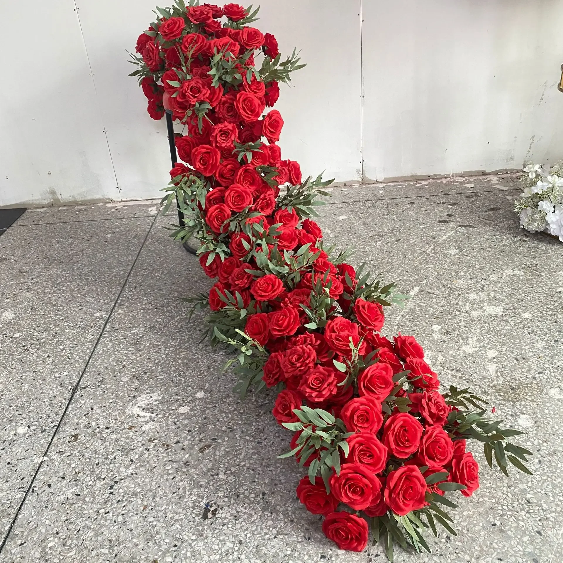 Artificial Flower Strip Event Table Runner Floral Arrangement Wedding Arch Red Flower String Backdrop Decor Props Window Display