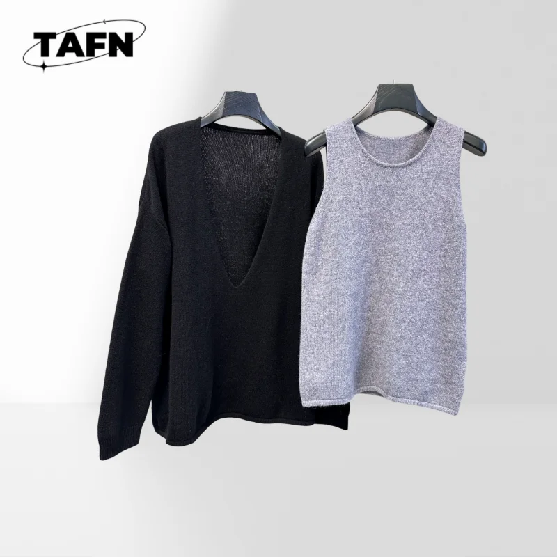 

Women's Vintage Style Cashmere Cardigan – Luxurious Warmth for Casual Settings Classic Design Modern Comfort for 2025 AI1536