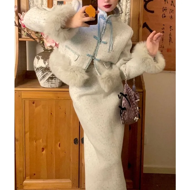 

A Complete Set of Woolen Suit Dresses for Deep Winter Wear: 2025 New Chinese-style Retro Temperament Two-piece Set