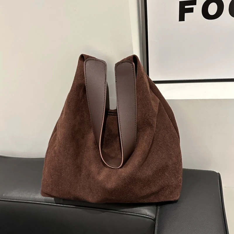 

Large-capacity Retro Matte Handbag for Women New Autumn and Winter Suede Single-shoulder Bag New and High-end Commuter Tote Bag