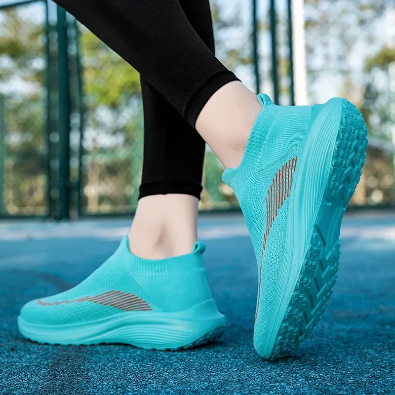 رائجة البيع رخيصة جوارب رجالي أحذية رياضية للجنسين الربيع الصيف تنفس أحذية رياضية الانزلاق على منصة أحذية رياضية Zapatillas De Hombre