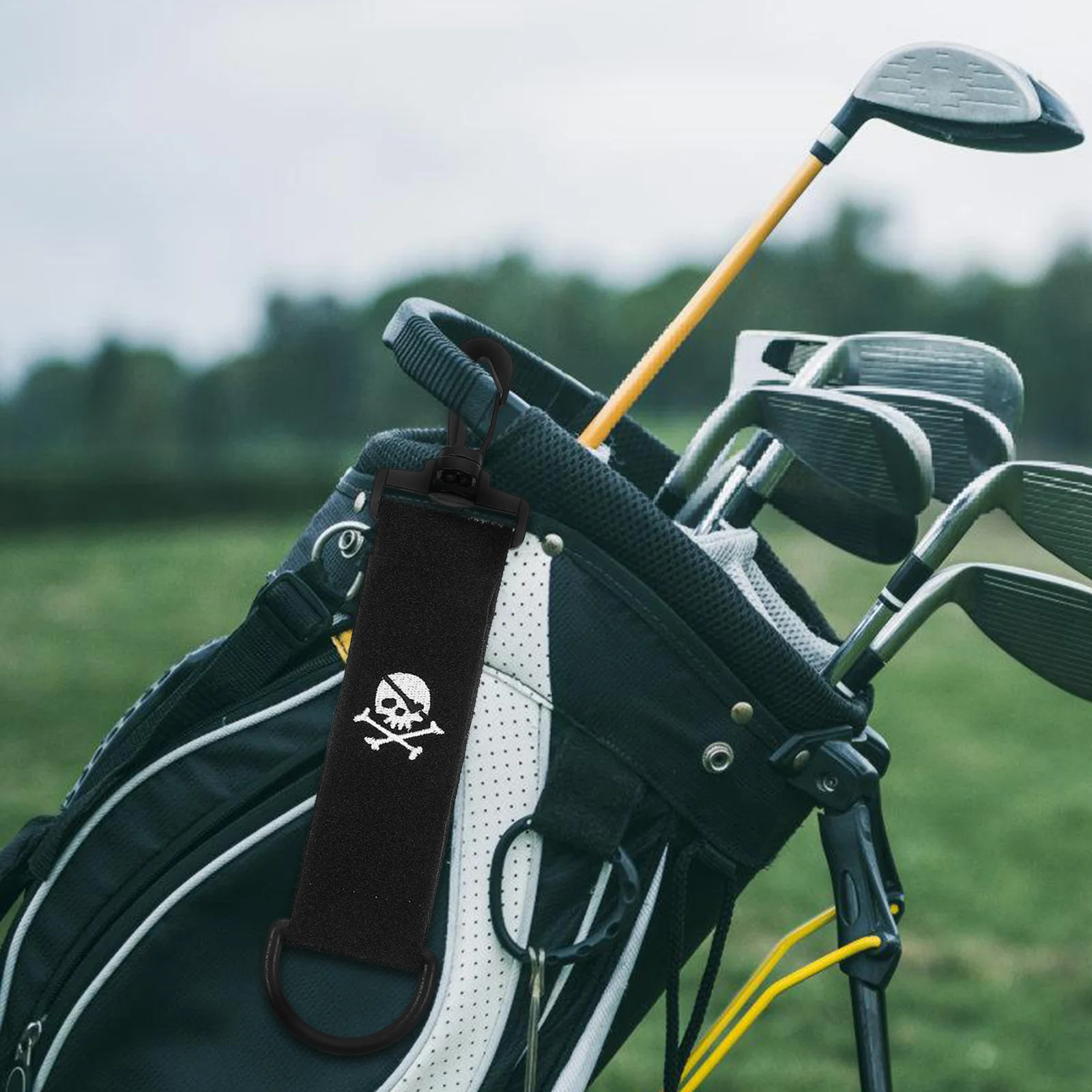 

Golf Gloves Holder Skull Hanging Organizer Portable Sticky Hanger Dry Storage Accessory Glove Keeper Golf