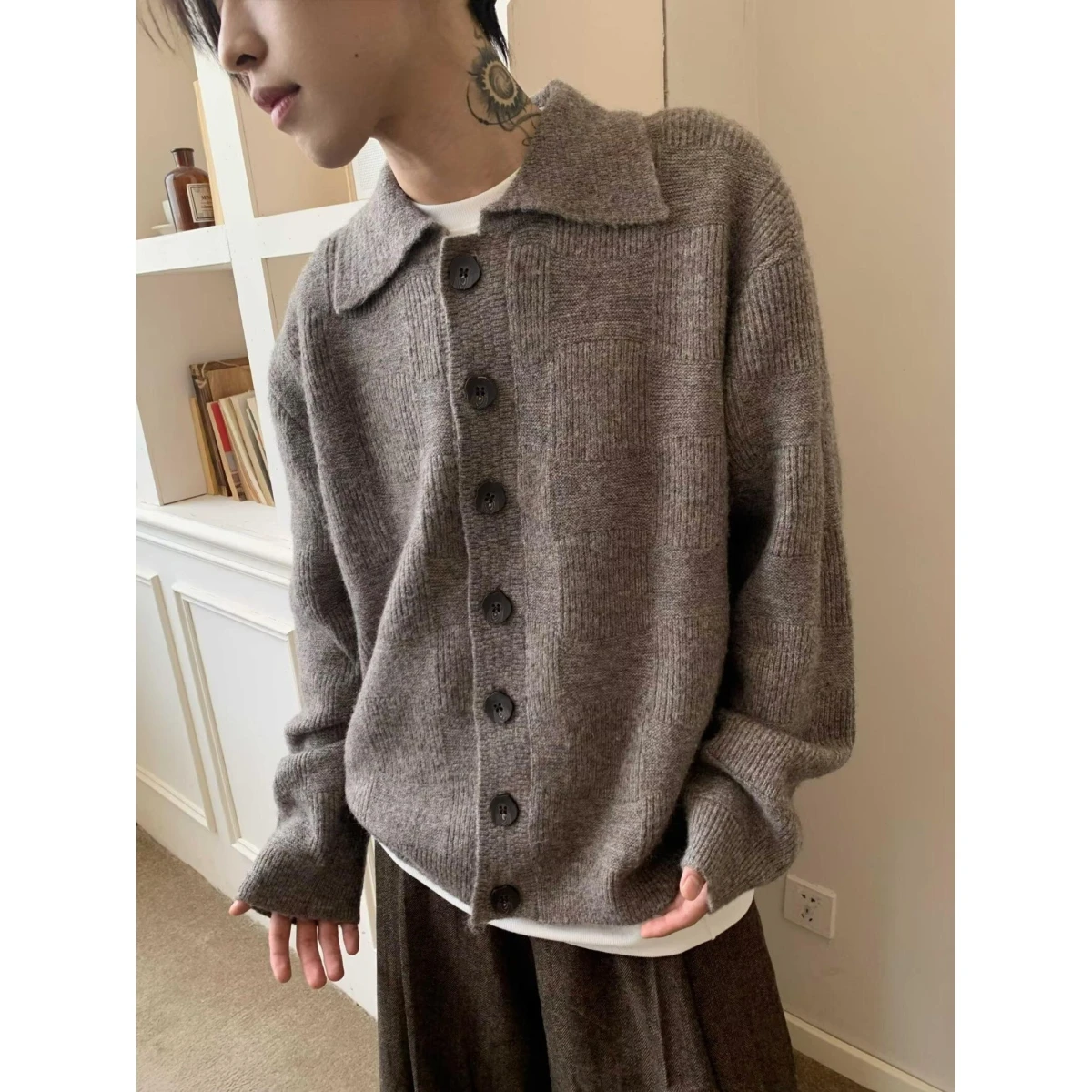 

Повседневный вязаный свитер с воротником в стиле ретро, женский осенне-зимний новый универсальный верхний костюм, длинное пальто из мягкого полиэфирного волокна...