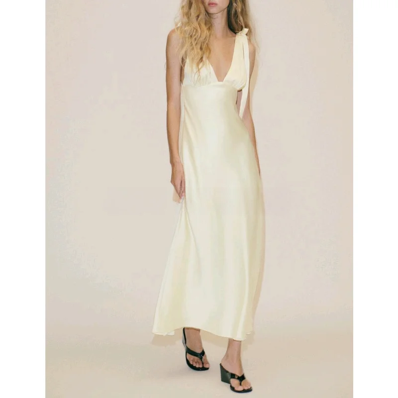 وصل حديثًا فستان نسائي صيفي بتصميم بسيط ورقبة على شكل حرف v وعقدة على شكل فراشة من الحرير الساتان ملمس متوسط ​​الطول غير رسمي...