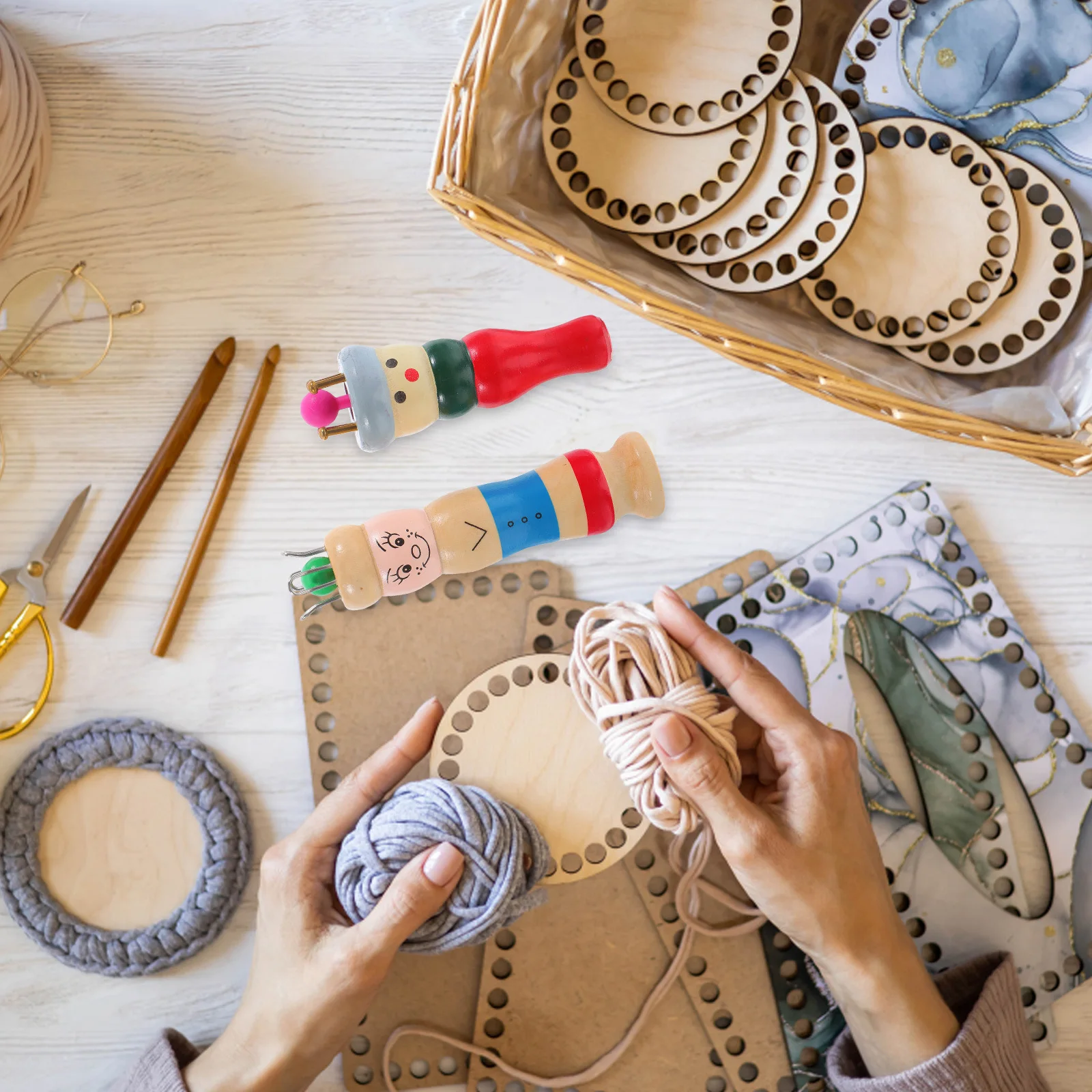 

2Set Yarn Knitting Tool Wooden Bracelet Spool DIY Cord Maker Easy Weaving Tool Handmade Craft Kit String Winder