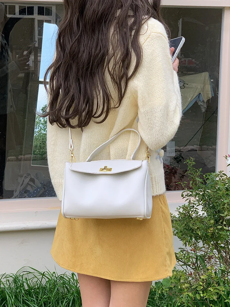 2025 nouveau mini sac à bandoulière rétro automne et hiver, petit sac carré à la mode et décontracté, épaule unique polyvalente
